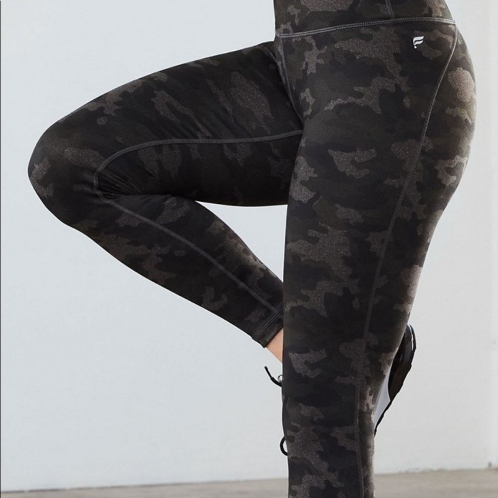 Power Hold Define High- Waisted 7/8 Leggings